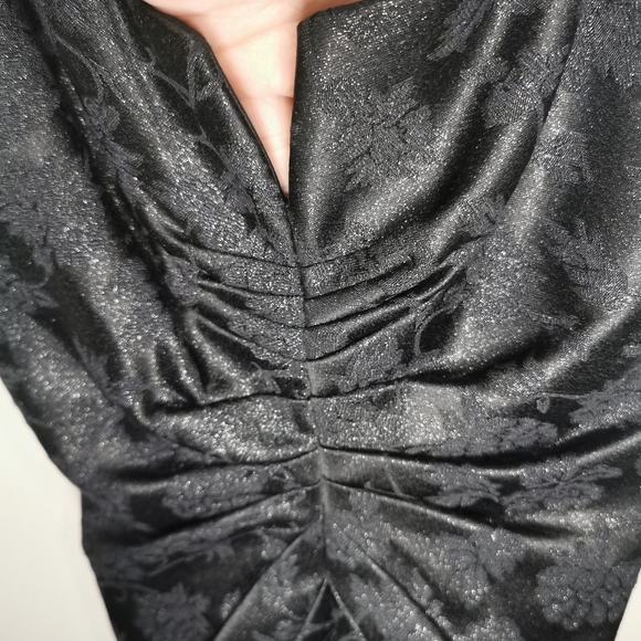 Elegant Le Chateau Spaghetti Strap Dress - Picture 5 of 6